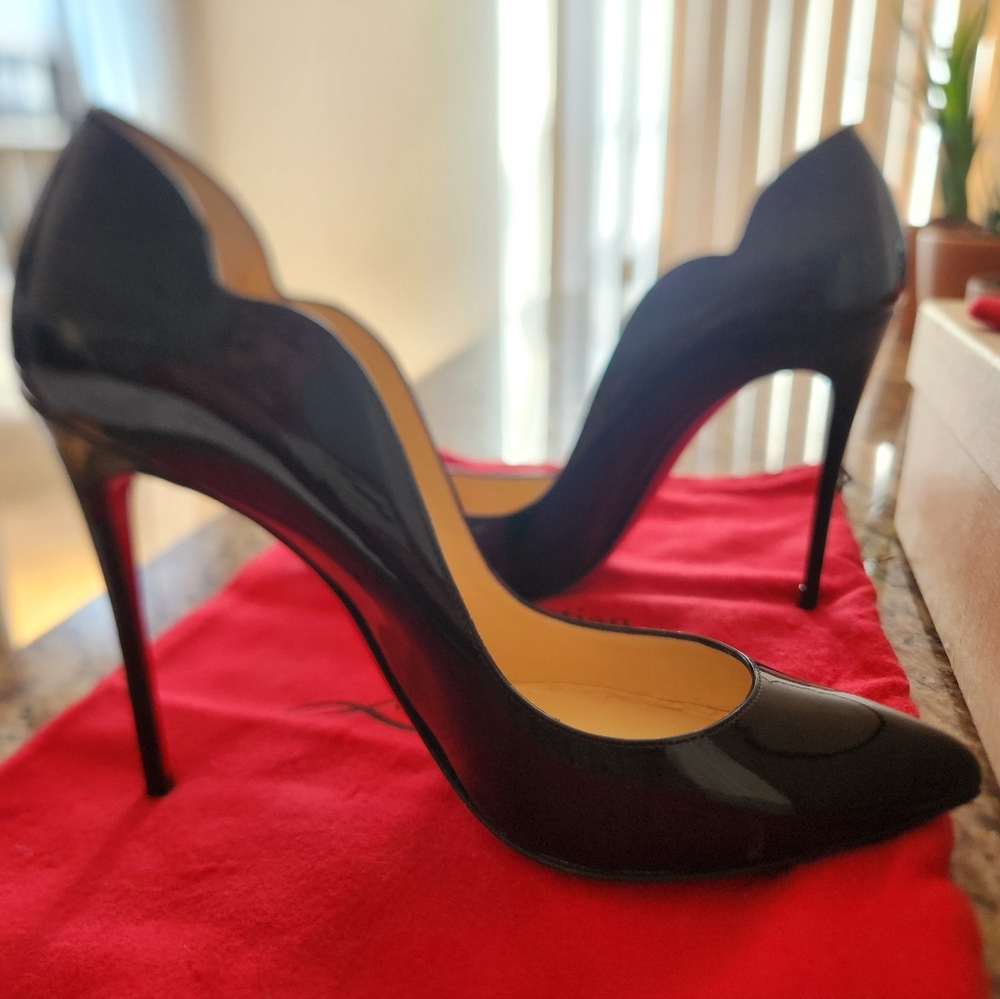 Louis Vuitton Black Patent Leather Heels
